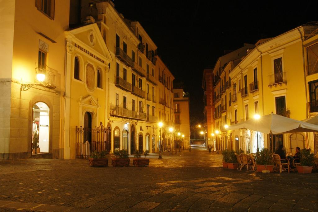 Апартаменты Piazza Alario Салерно Экстерьер фото